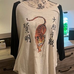 Torrid 3/4 Sleeve Baseball Tiger Top Size 1X Japanese Tee